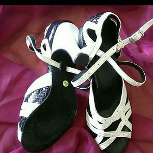 Ladies Dance Shoes Bundle size 6 New
